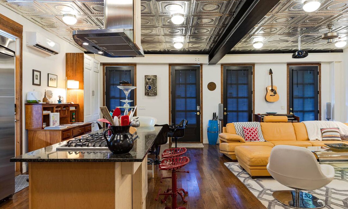 Mid-City House | Porch House W/Swim Spa/Pool &3 Big Screens To Enjoy