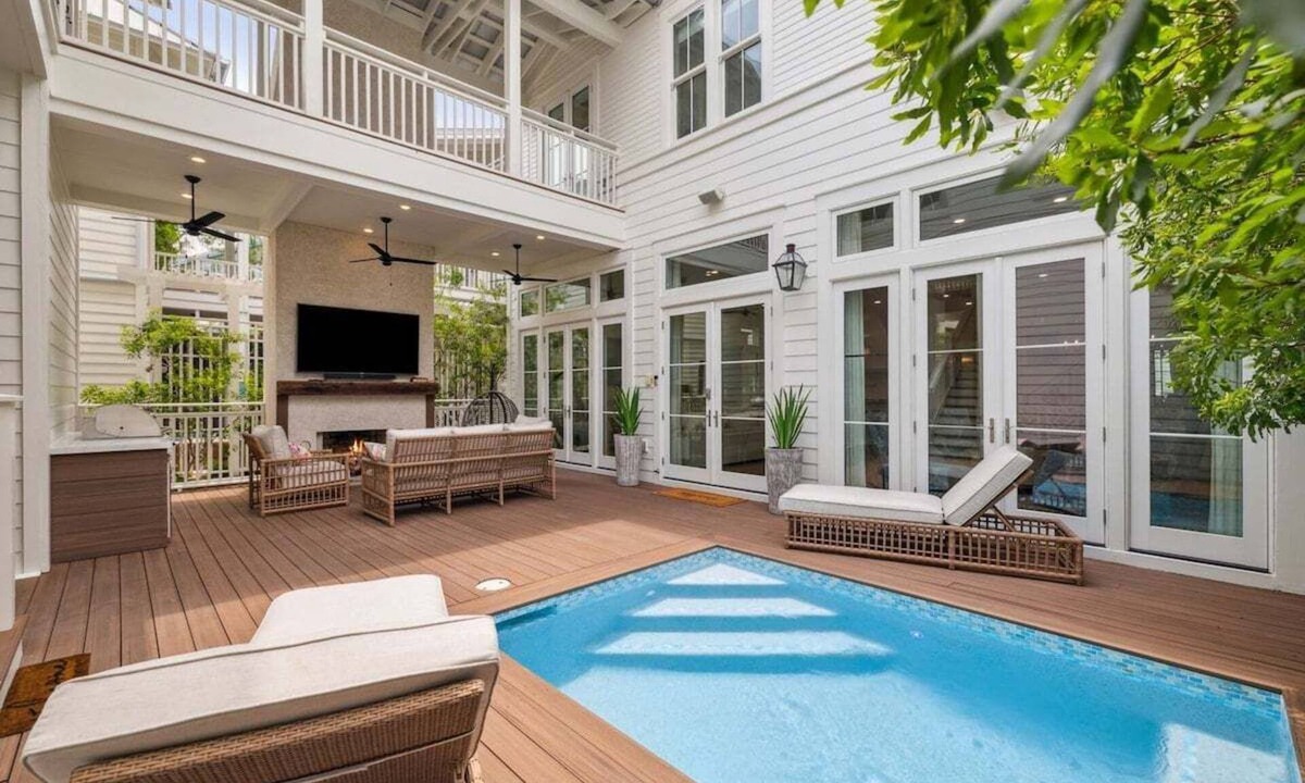 Watercolor House | President`s Row in WaterColor with Heated Pool, LSV, Bikes! STEPS to BEACH CLUB! RENOVATED 2025!