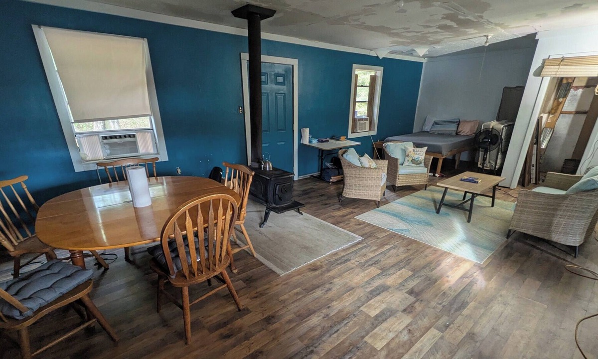 Thomas Drive Cabin | Primitive Off-Grid Fishing Cabin on 6 Acres of Florida springs lakefront