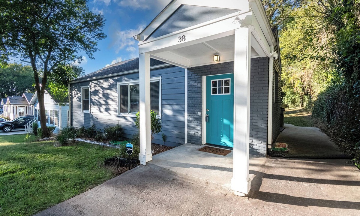 Church Street House | Private 3-Bed Lakewood Home w/Free Arcade Play- 5 Miles to Mercedes Benz Stadium