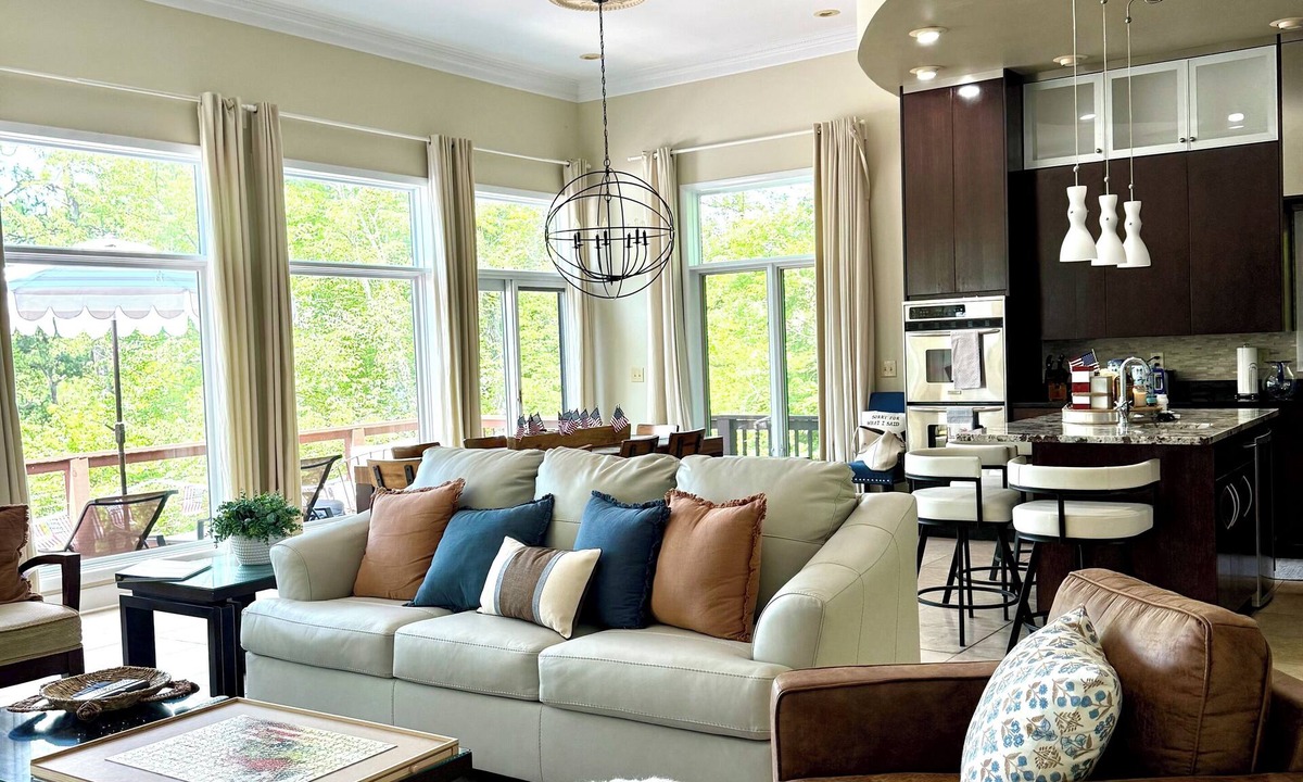 Dadeville House | Private dock & cove, lily pad and kayaks! Complimentary early check-in available