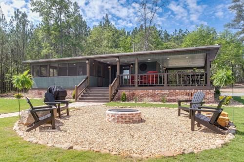 Brookfield House | Private Fishing Pond! Secluded Enigma Retreat