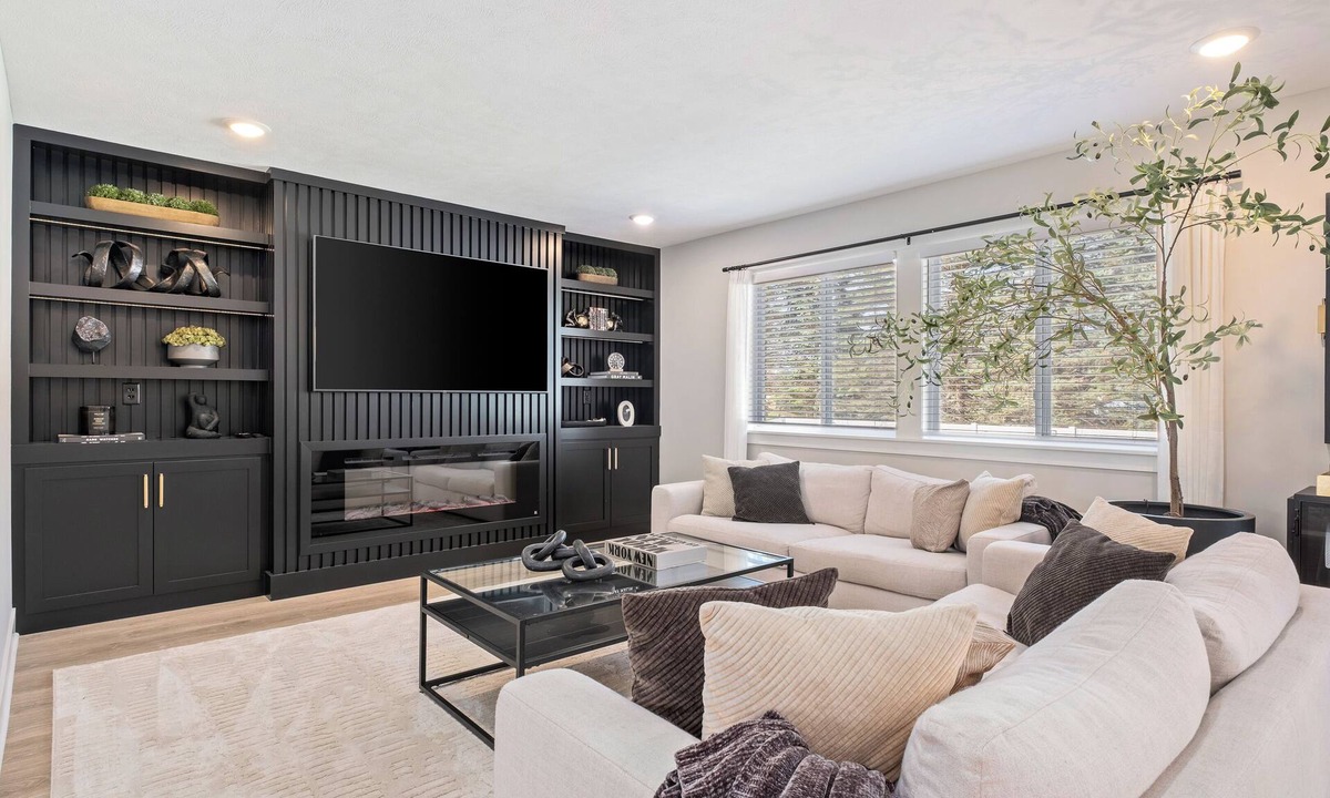 Grandville House | Private Pool, Infared Sauna, Full Gym, Hot Tub, Sleeps 16