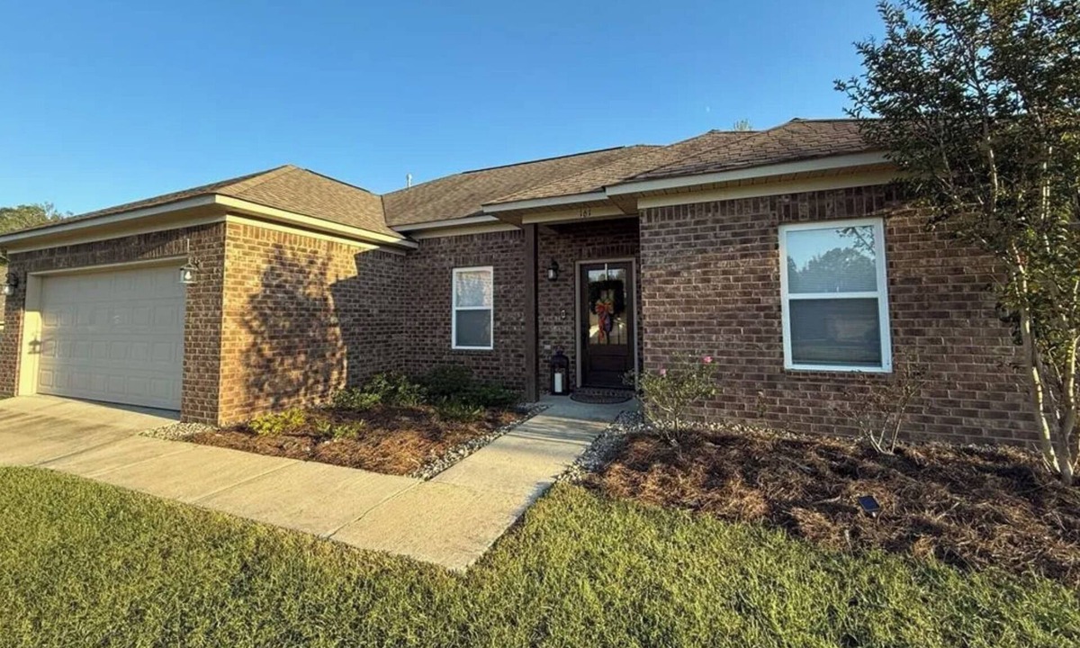 Oxford House | Quaint 3-bedroom house in charming Oxford, MS. The perfect getaway for you.