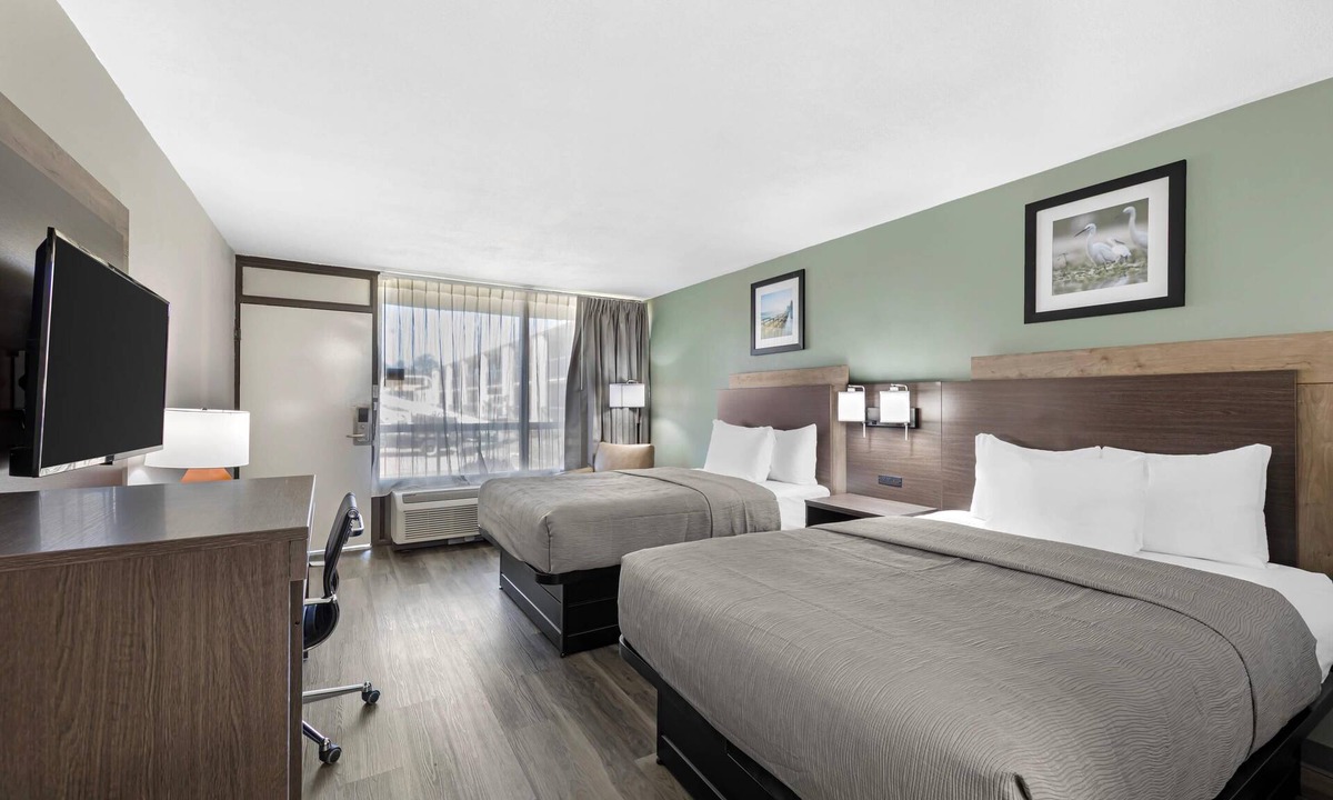 Columbus Hotel | Quality Inn Columbus, MS