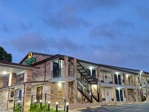 Crestview Hotel | Quality Inn Crestview I-10 Eglin AFB Area