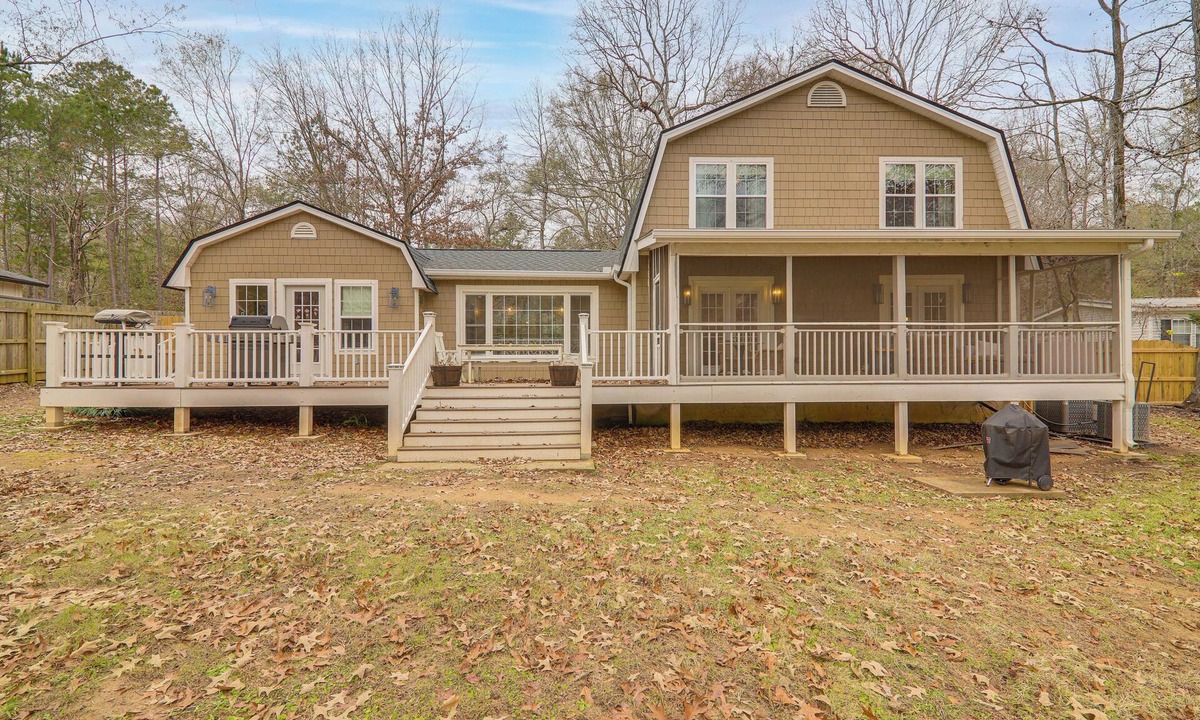 Eatonton House | Quiet & Stylish Waterfront Gem w/Dock in Eatonton