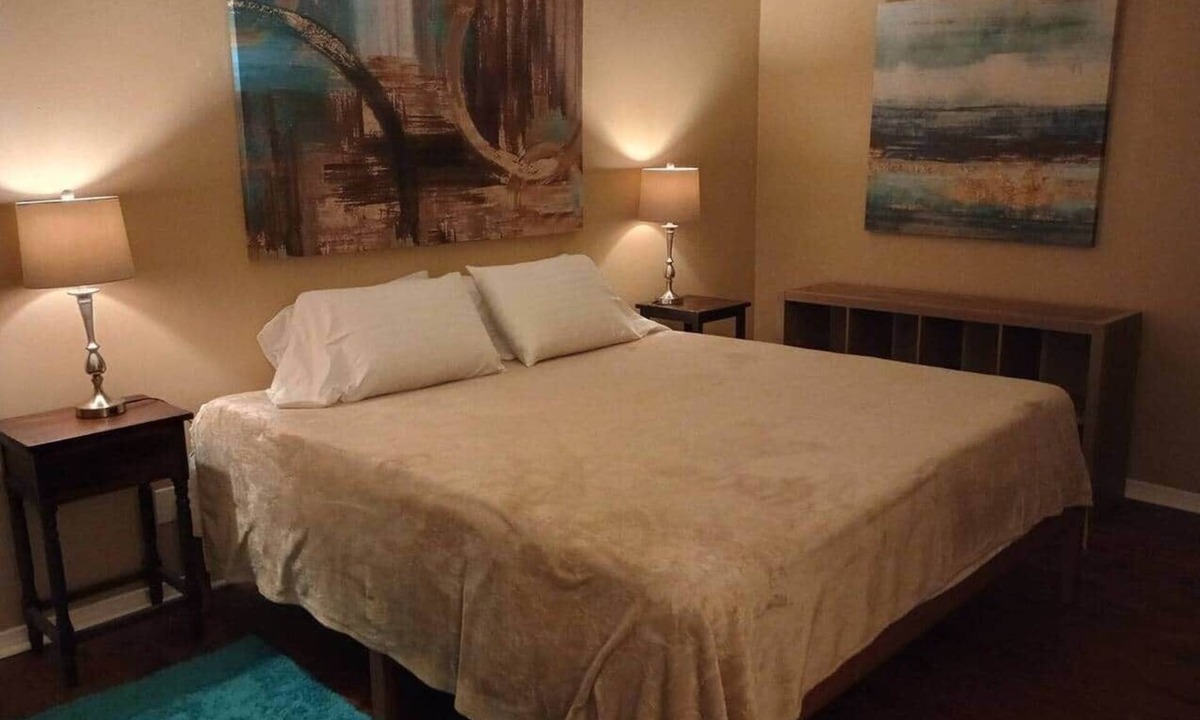 Mobile Apartment | Quiet West Mobile Condo Near USA/Pilot