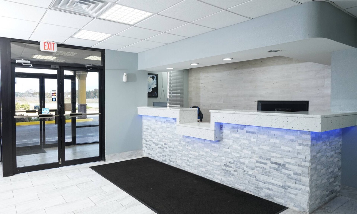 Newnan Hotel | Red Carpet Newnan