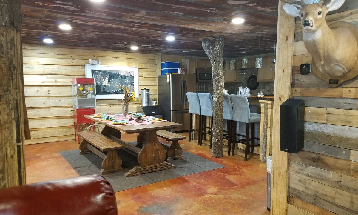 Statesboro Cabin | Red Fern Lodge Room 3