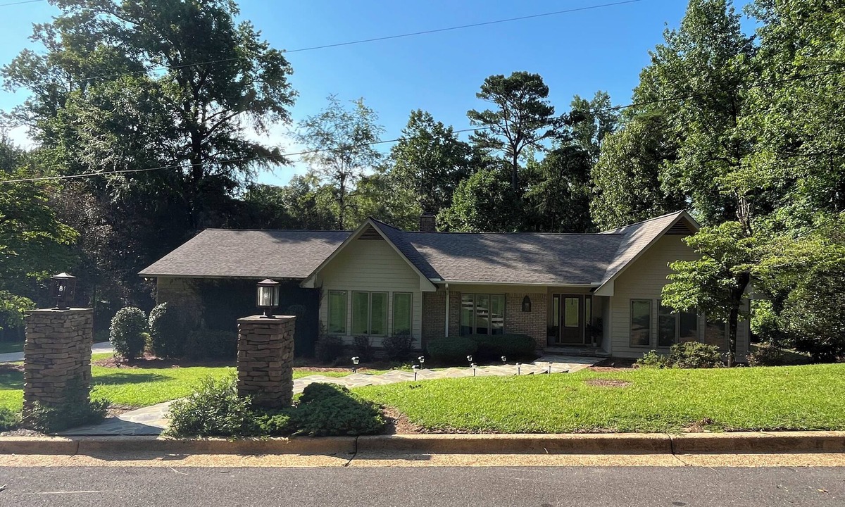 Tuscaloosa House | Remodeled 3BR golf course paradise w/private cul-de-sac on the 18th hole @NRYC
