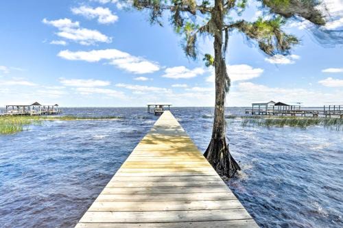 Crescent City House | Renovated Crescent Lake Escape w/Waterfront Deck!