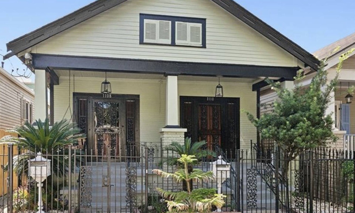 East Riverside House | Renovated Shotgun House walkable to Vibrant Magazine St.