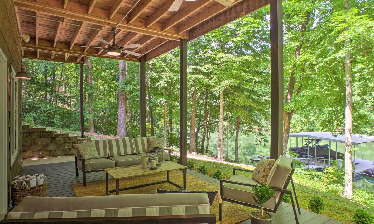 Winchester House | Resort Home on a Secluded Cove - Steps to Lake!