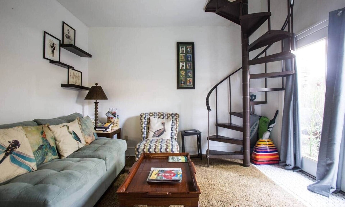 Touro Apartment | Retreat and Relax 1 block off Magazine St.