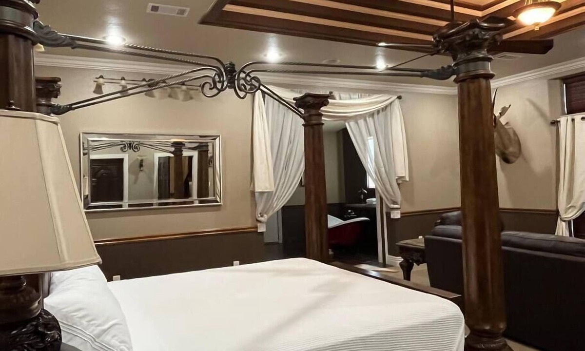 Cecil Apartment | River Chase Luxury Suite
