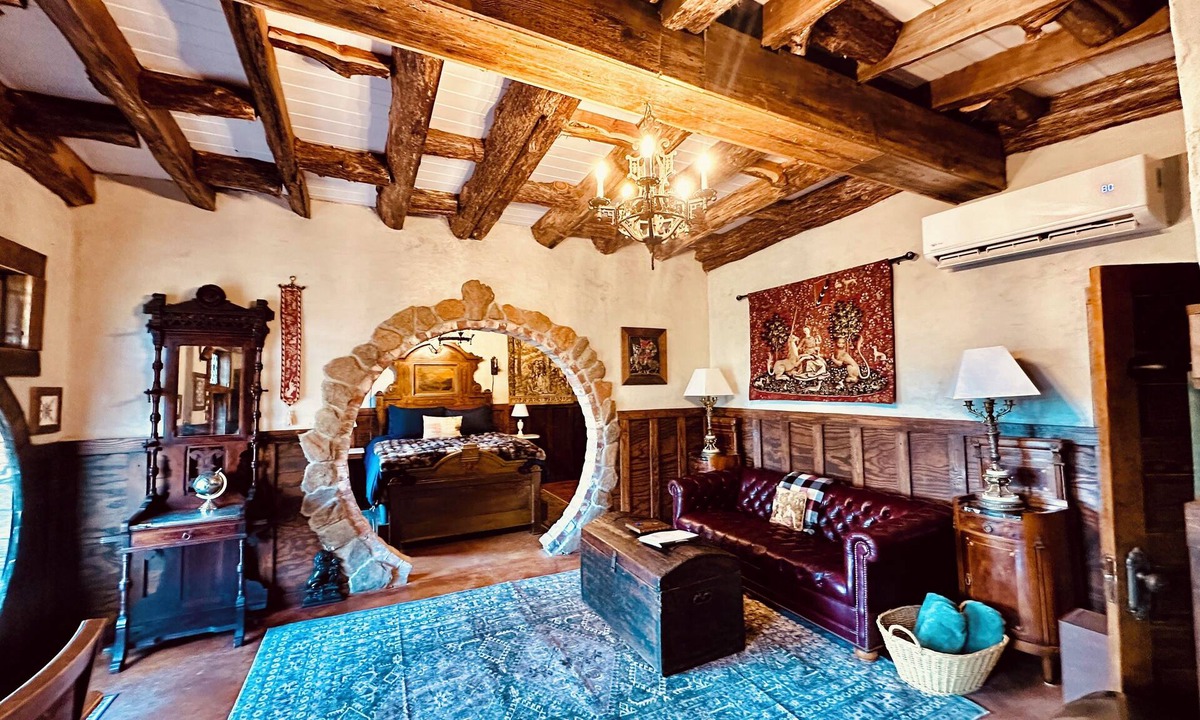 Newell Cabin | Riverview Hobbit Retreat on 100 Acres
