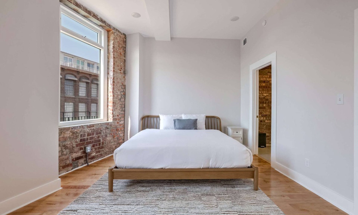 Arts/Warehouse District Apartment | Roami at Churchill | 3 Bedroom w/Balcony