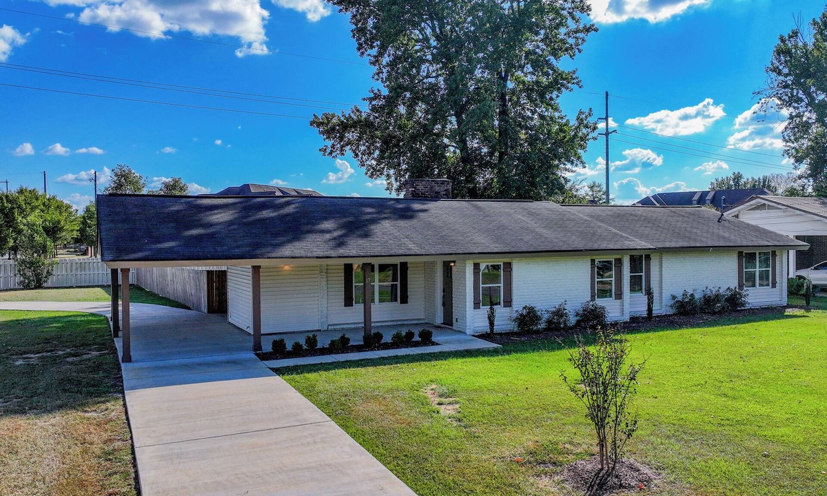 Tuscaloosa House | Rolling Tides | Tuscaloosa Vacation Rental-1.3 Miles to Bryant-Denny Stadium!