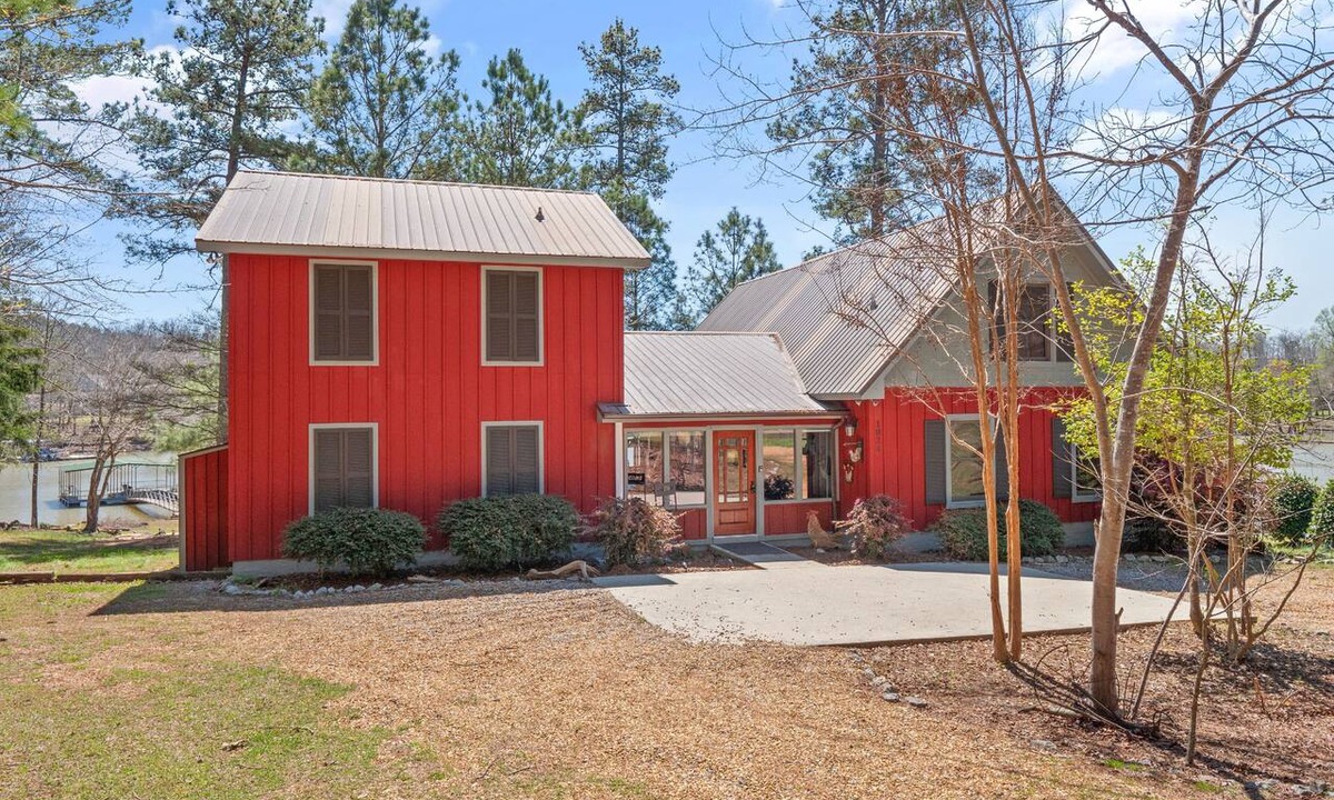 Double Springs House | Roost - Beautiful, comfortable home with no steps and private suites