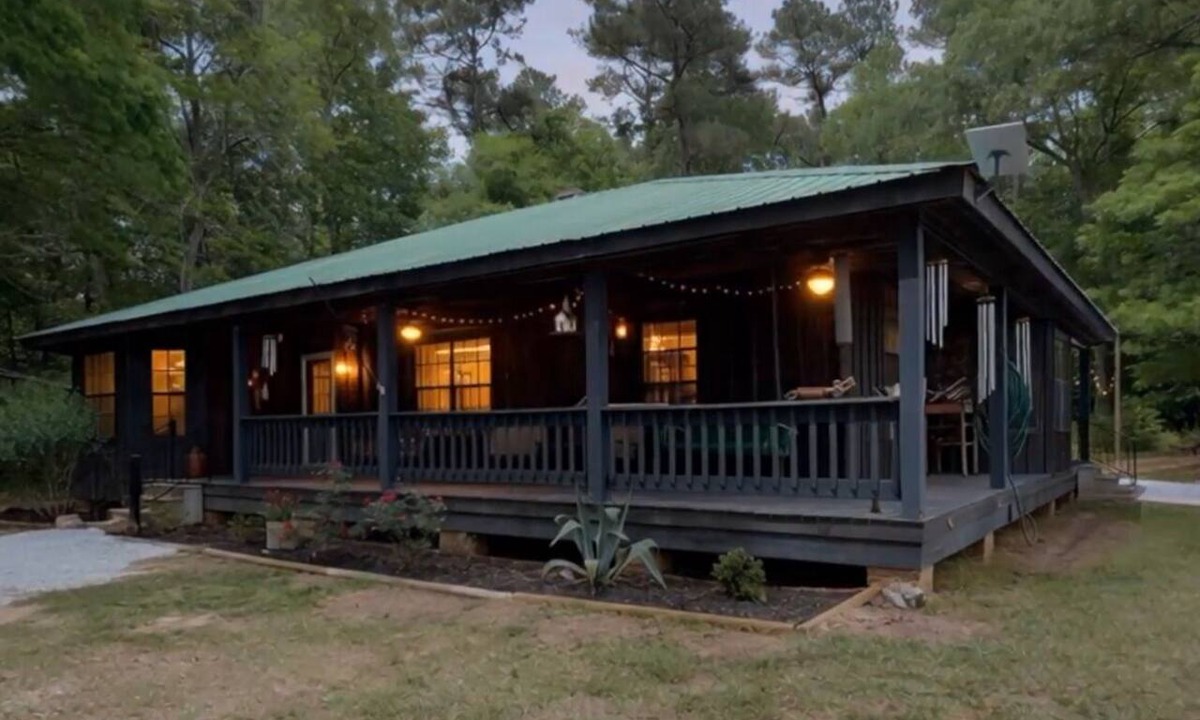 Magnolia Other | Rustic and Cozy Home 3 bedrooms and 2 full bathrooms on 150 acres