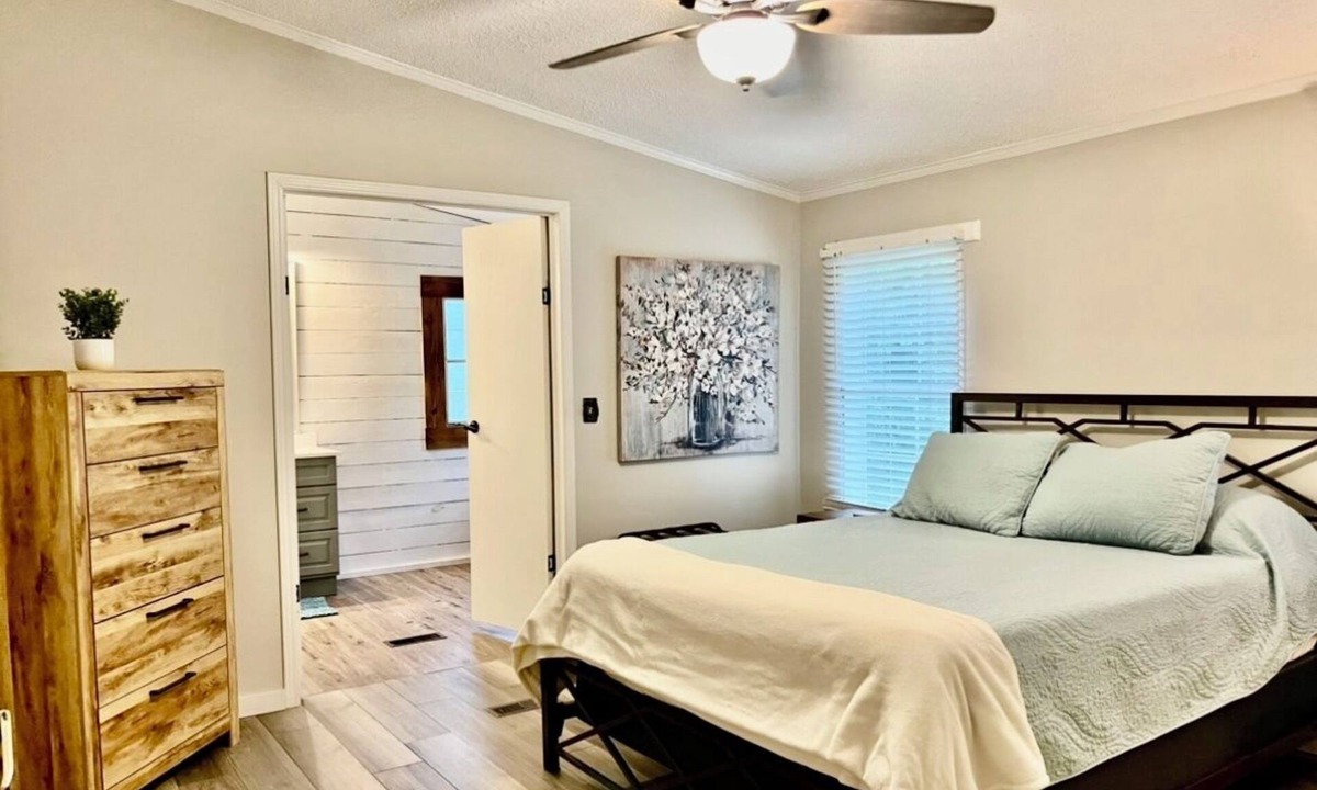 Blue Mountain House | Rustic Relaxation - Recently Renovated and Spacious!