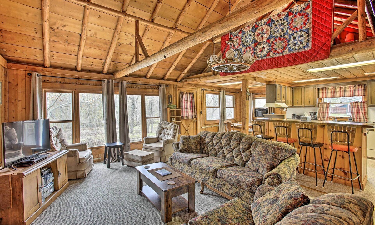Moorestown Cabin | Rustic River View Cabin w/Fire Pit, Games & Grill