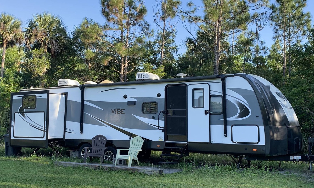 Geneva House | RV in Paradise - peaceful location near Oviedo, Sanford and Lake Mary