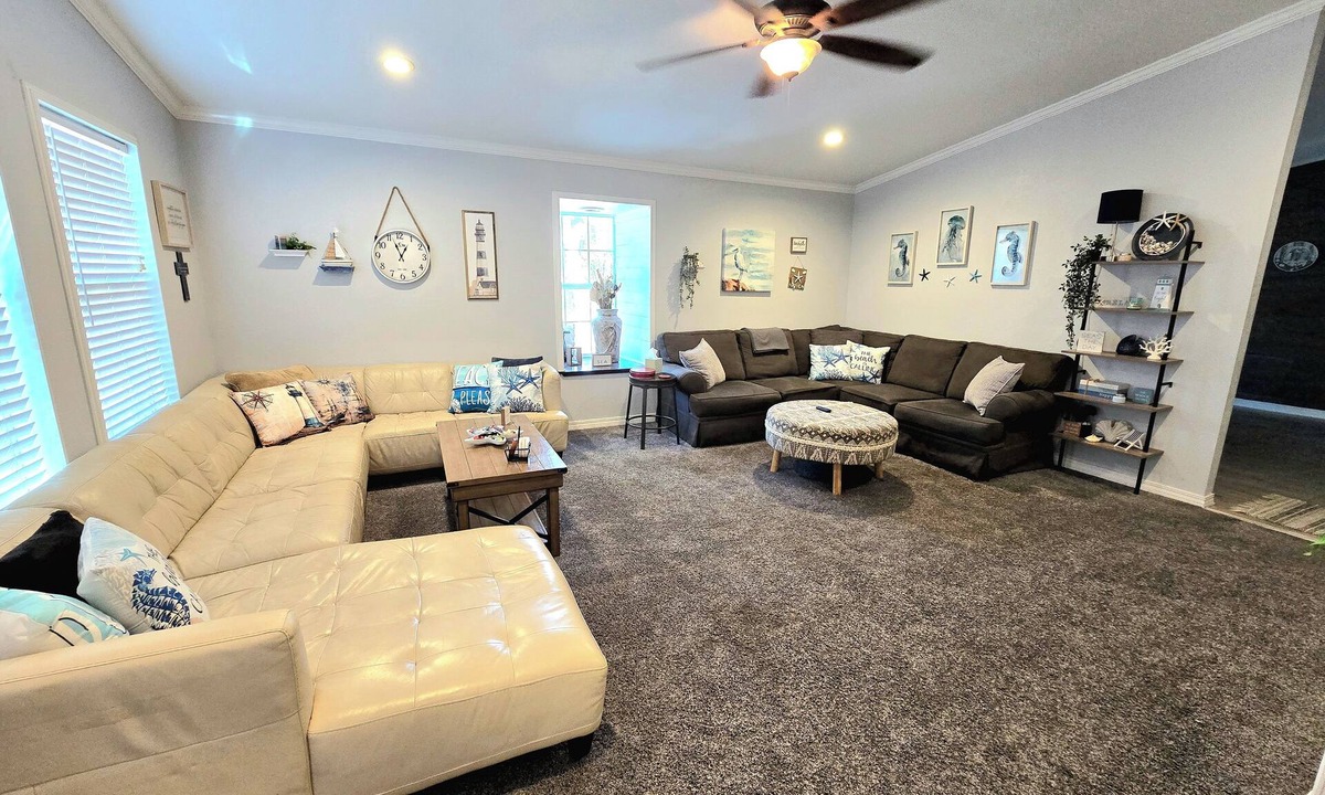 Wright Cottage | Salt & Sun Family Cottage - Boats & RVs welcome! 3 min Hurlburt; 12 min Eglin