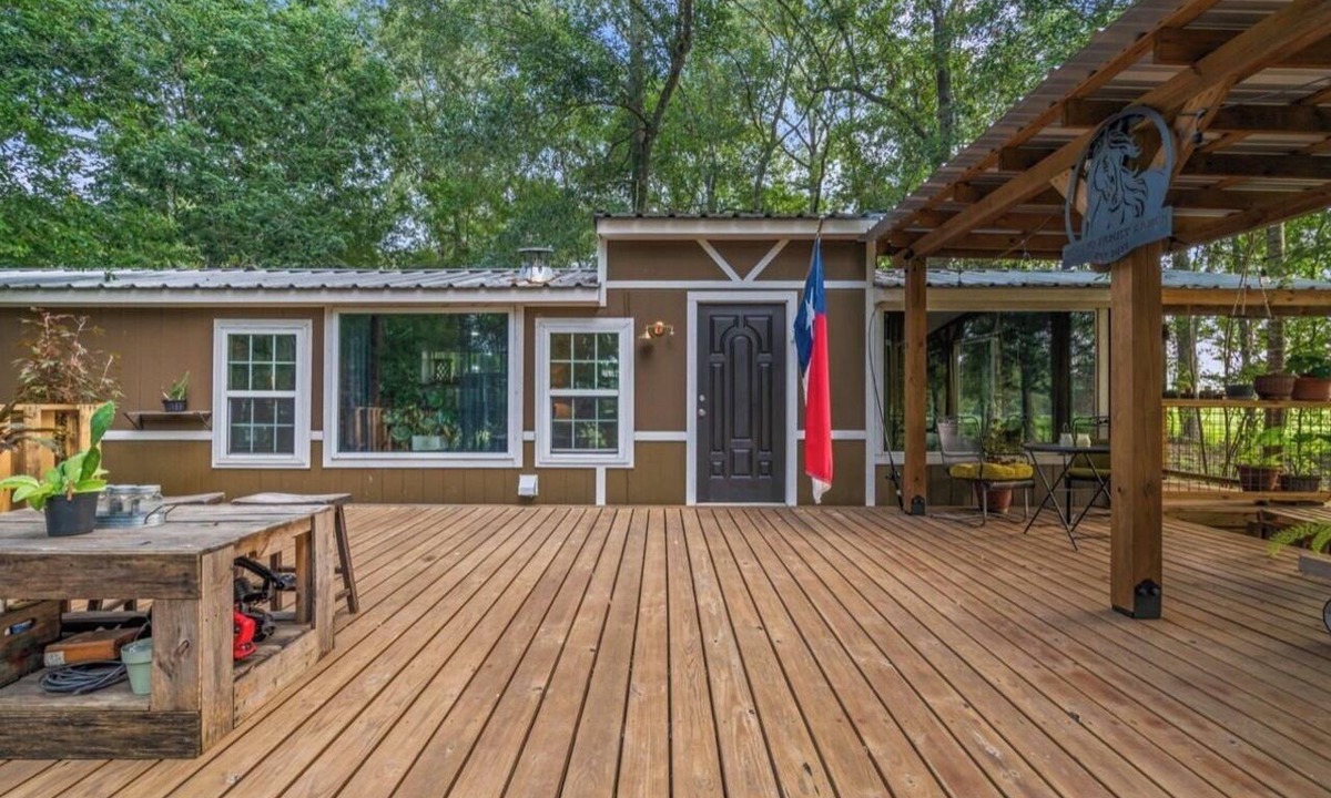 Coldspring Cabin | Sam Houston National Forest Rustic hide away. Coffee on me!