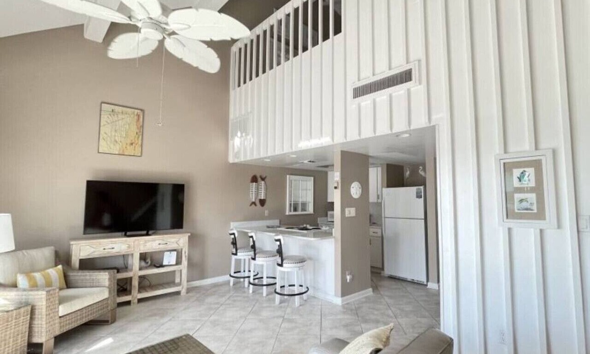 Villa Sabine Condo | Sand Dollar W208 Affordable Bayfront Getaway!