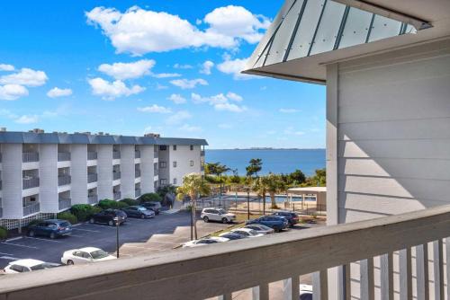 Tybee Island House | Savannah Beach & Racquet Club 303A