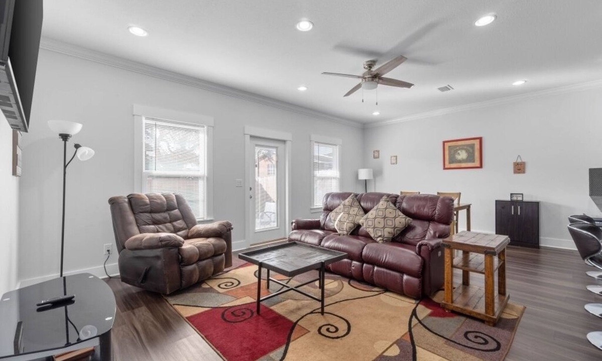 Wright House | Seaside Serenity Pet-Friendly Near Destin