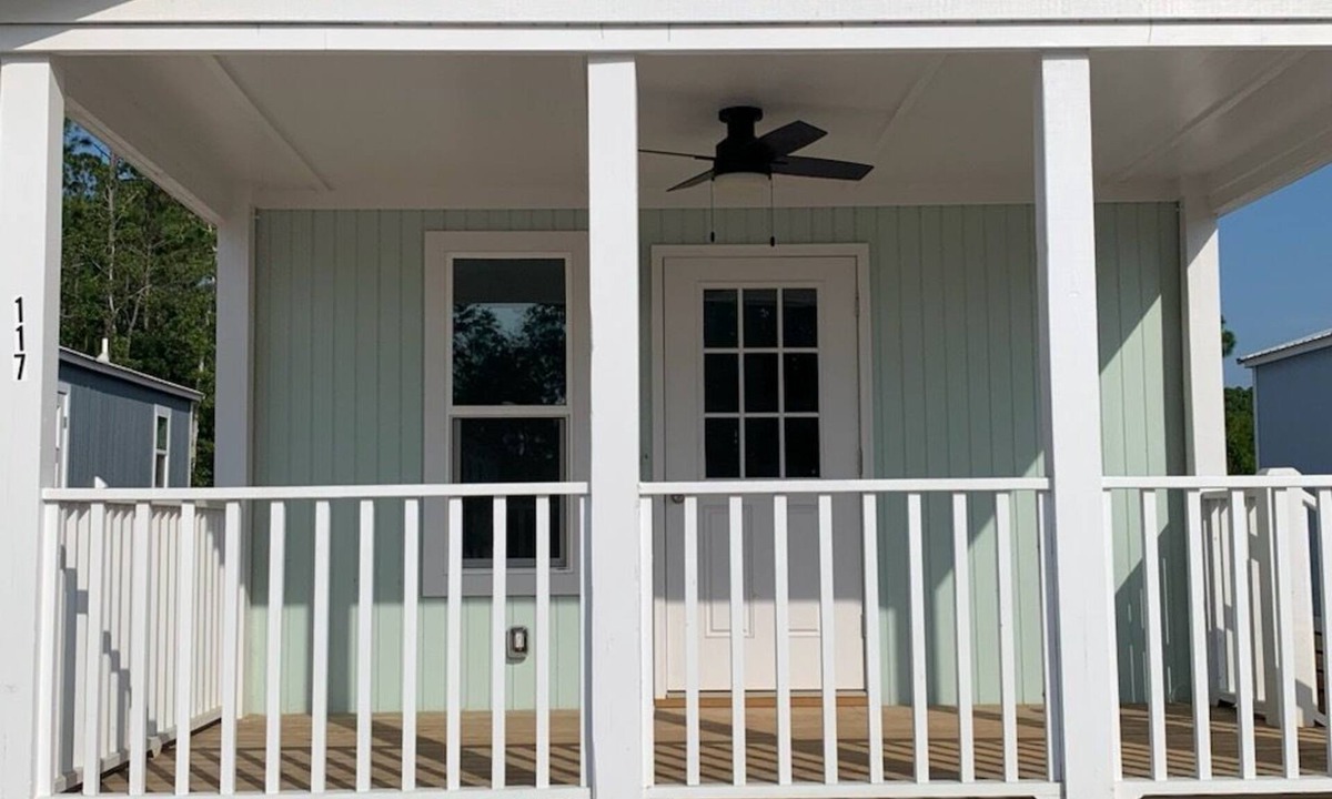 Freeport Cottage | Short drive to the beautiful 30-A beaches! Cozy Riverwalk Landing Cottage 6-F