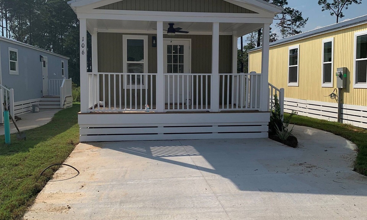 Freeport Cottage | Short drive to the beautiful 30-A beaches! Cozy Riverwalk Landing Cottage 9-I