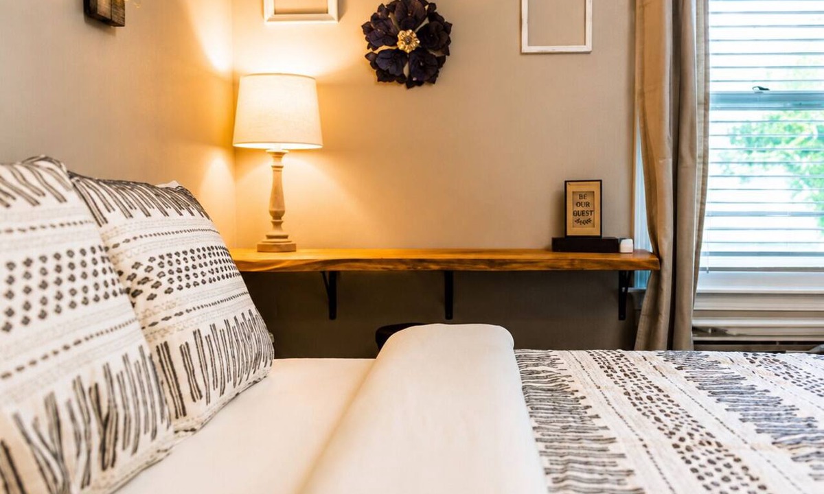 Montgomery Apartment | Skip the hotel. Stay 4 min from Maxwell, walk to downtown & Civil Rights landmarks, and bring your dog.