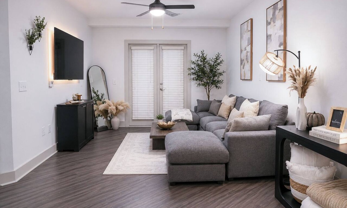 Westside Apartment | Skyline Lux Retreat: Pool & City Views