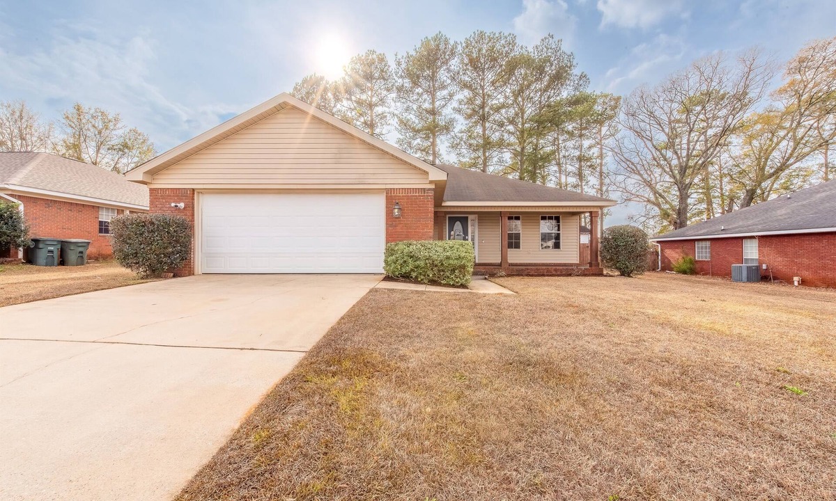 Enterprise House | Sleeps 10, Pet-friendly, Fort Rucker