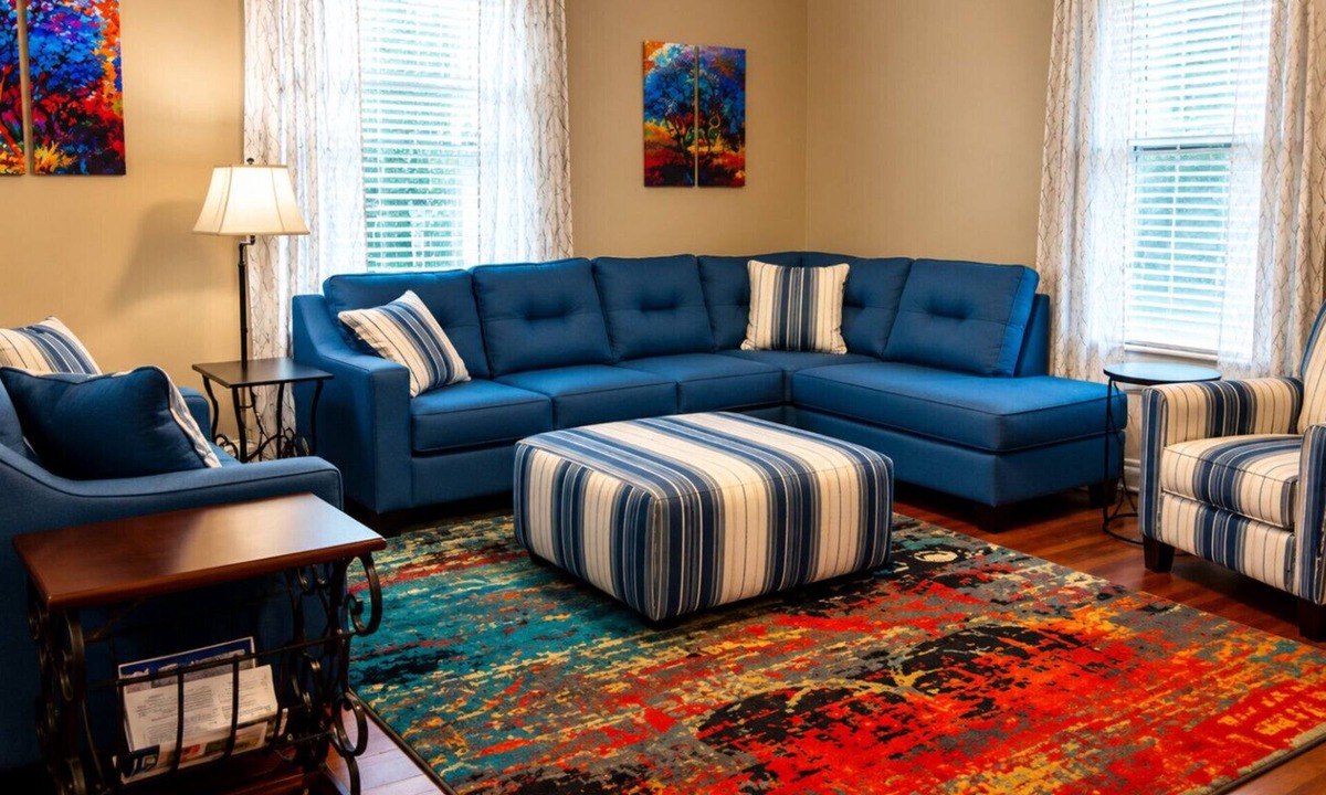 Florence Apartment | Sleeps 6| Pet Friendly Retreat, Porch Swing N/UNA