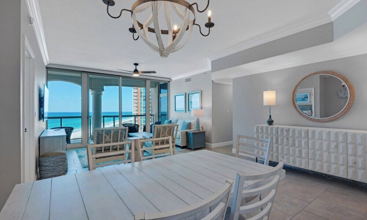 Pensacola Beach Resort | Sleeps 6-Stunning Ocean Front Views-Luxury Resort