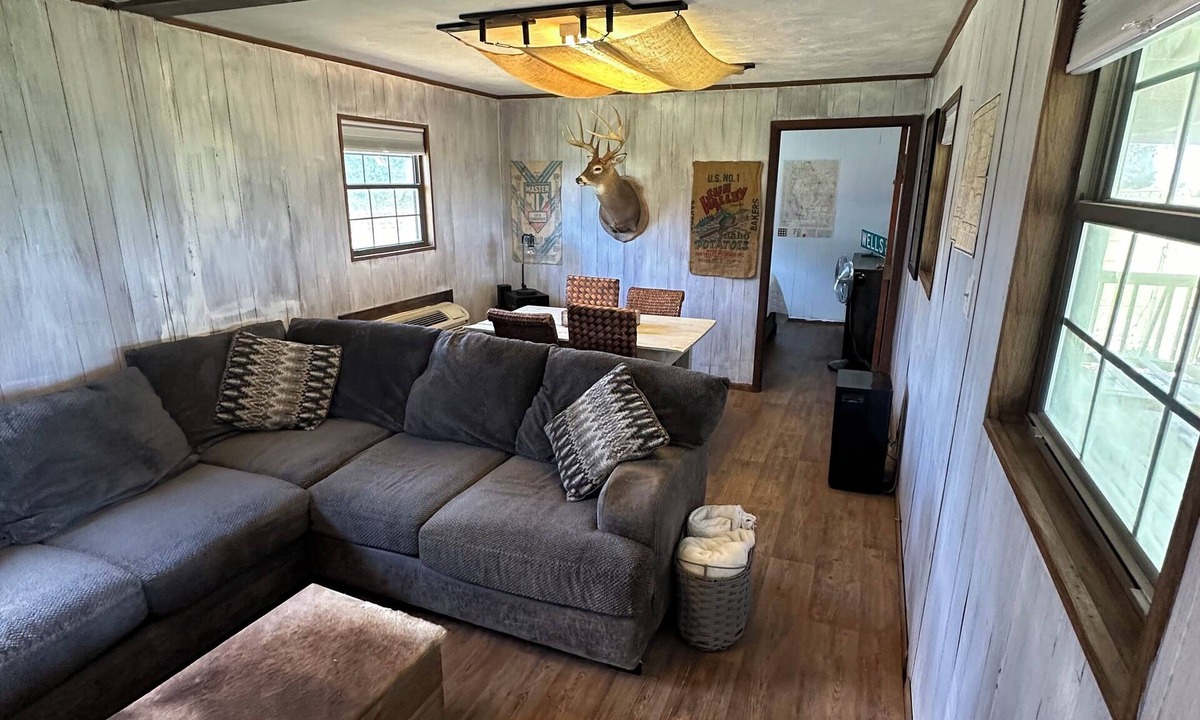 Sneads House | Small Country Home on Private Farm In City Limits of Sneads