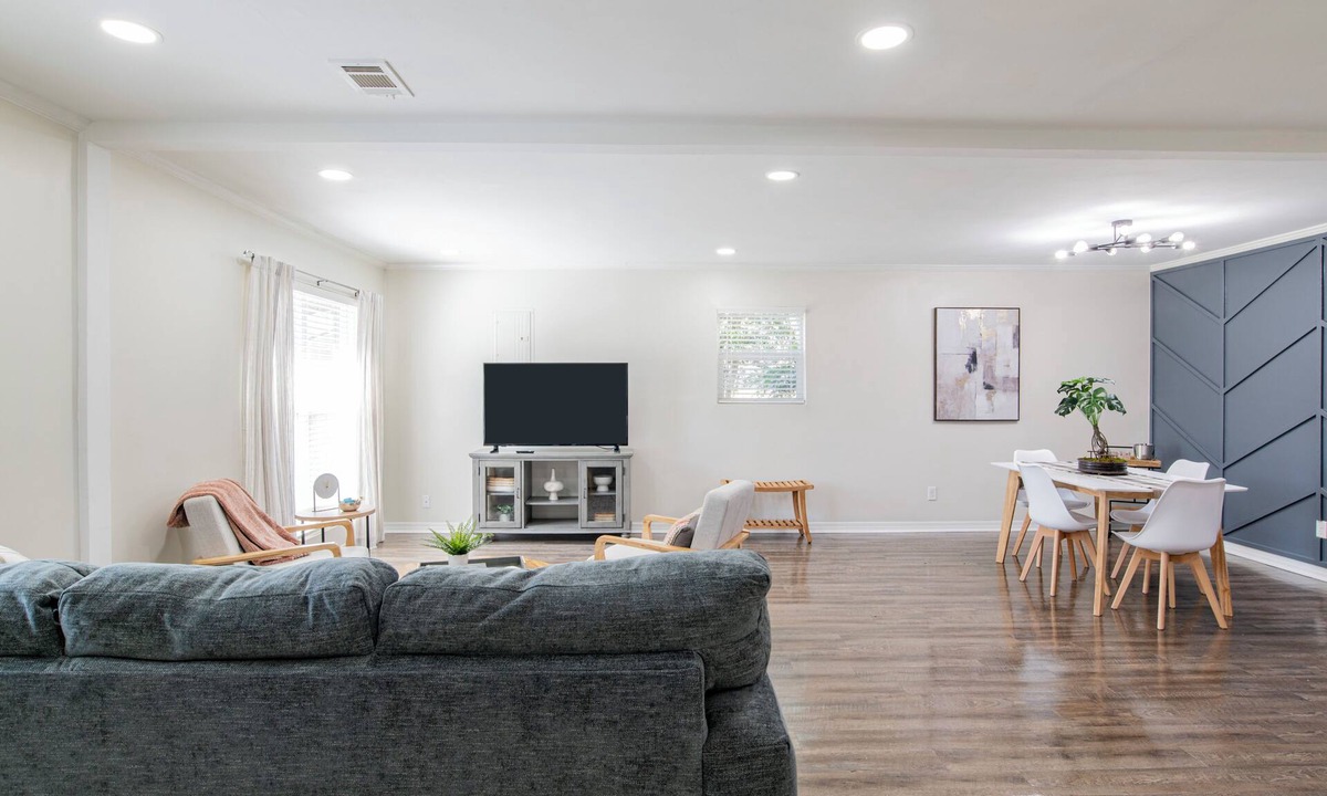 Mobile House | South Alabama Home near Colleges