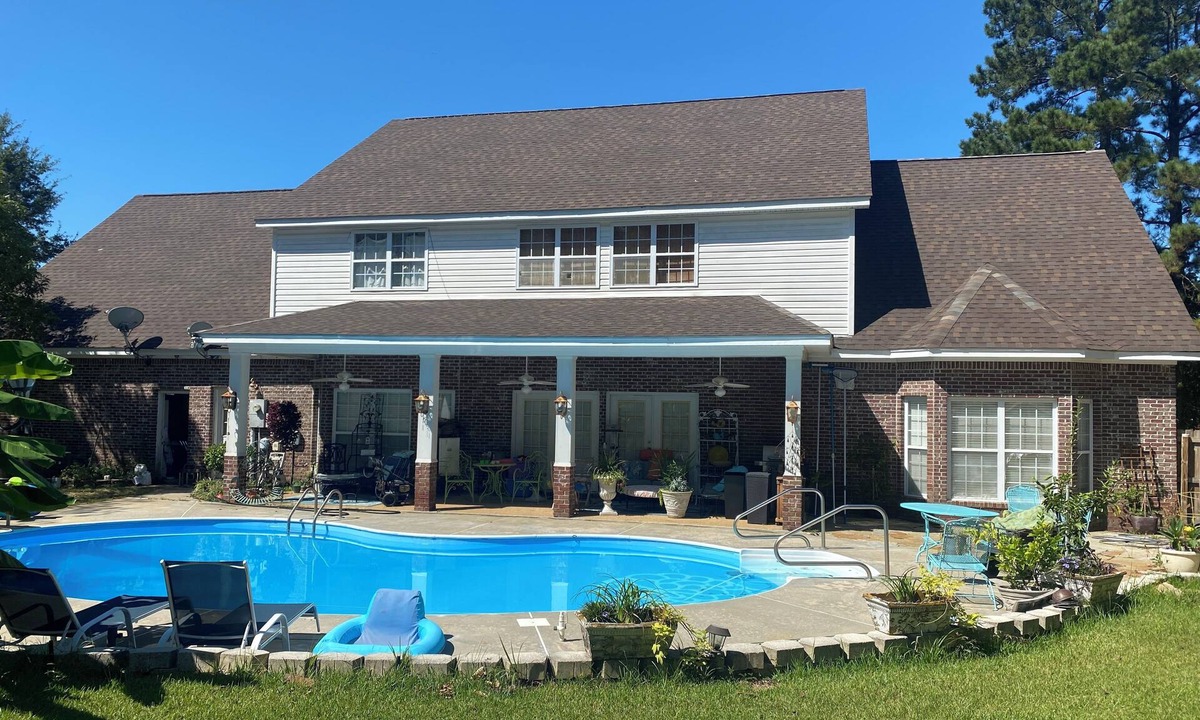 Hattiesburg House | Southern Comfort Home with pool. Large 5 bedroom home in West Hattiesburg.