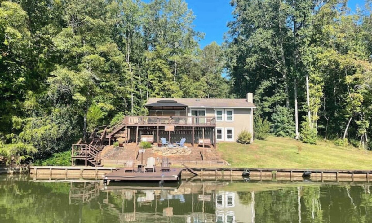 Jacksons' Gap Cabin | Southern Comfort Cabin-fire pit/kayaks/pet friendl