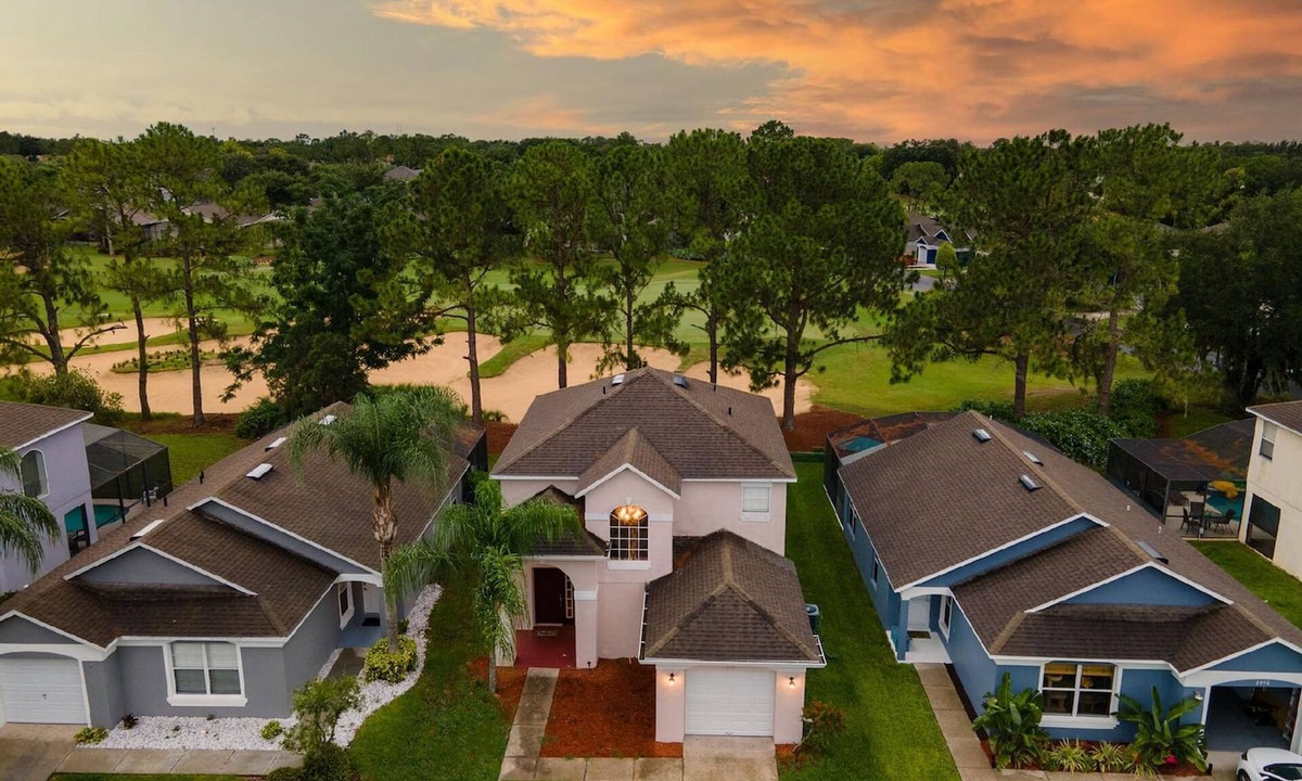 Haines City House | Southern Dunes Pool Home w Golf Cart Available