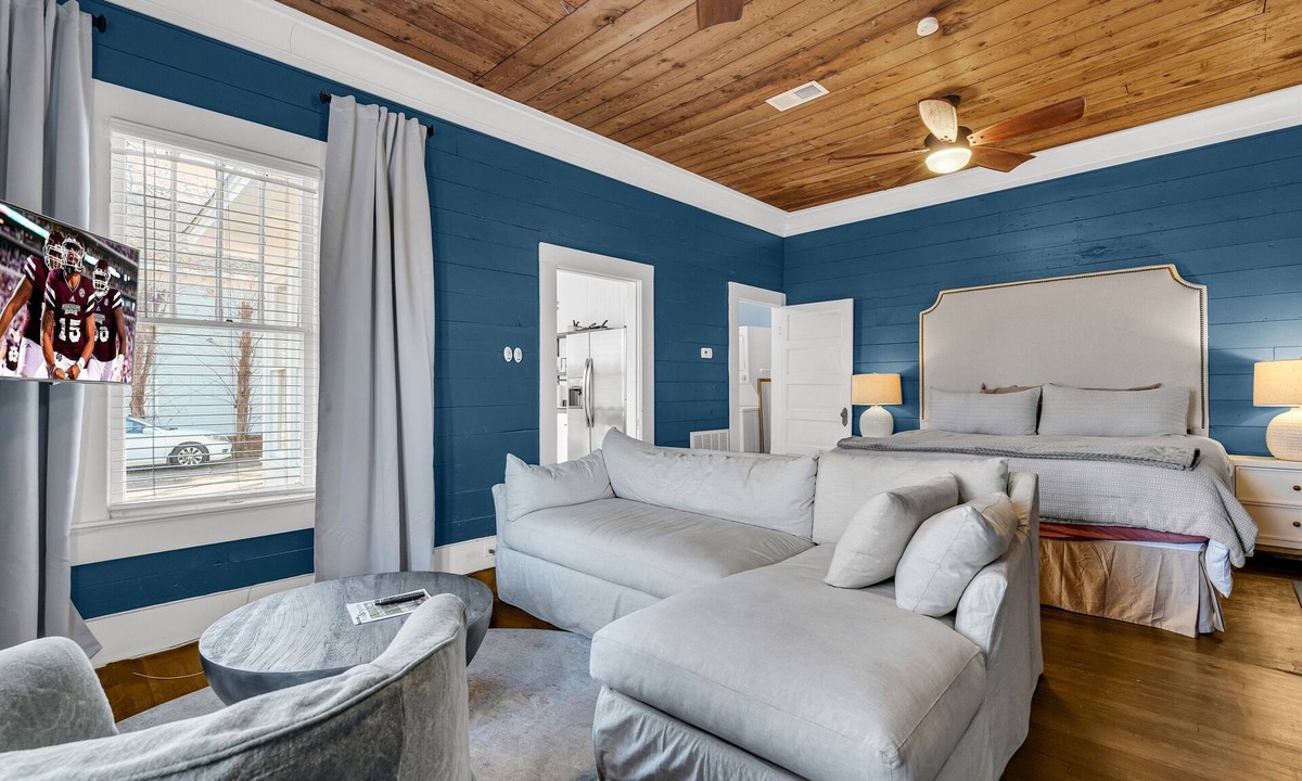 Starkville House | Southern Gent, Cozy King Suite, 1BR Near MSU