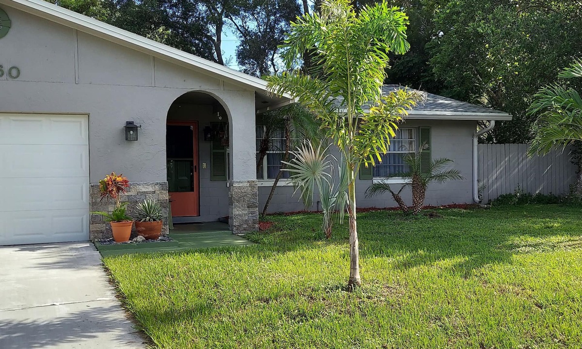 Titusville House | Space coast Tranquility 3 bedroom, 2 bath centered in Nature, Space and History