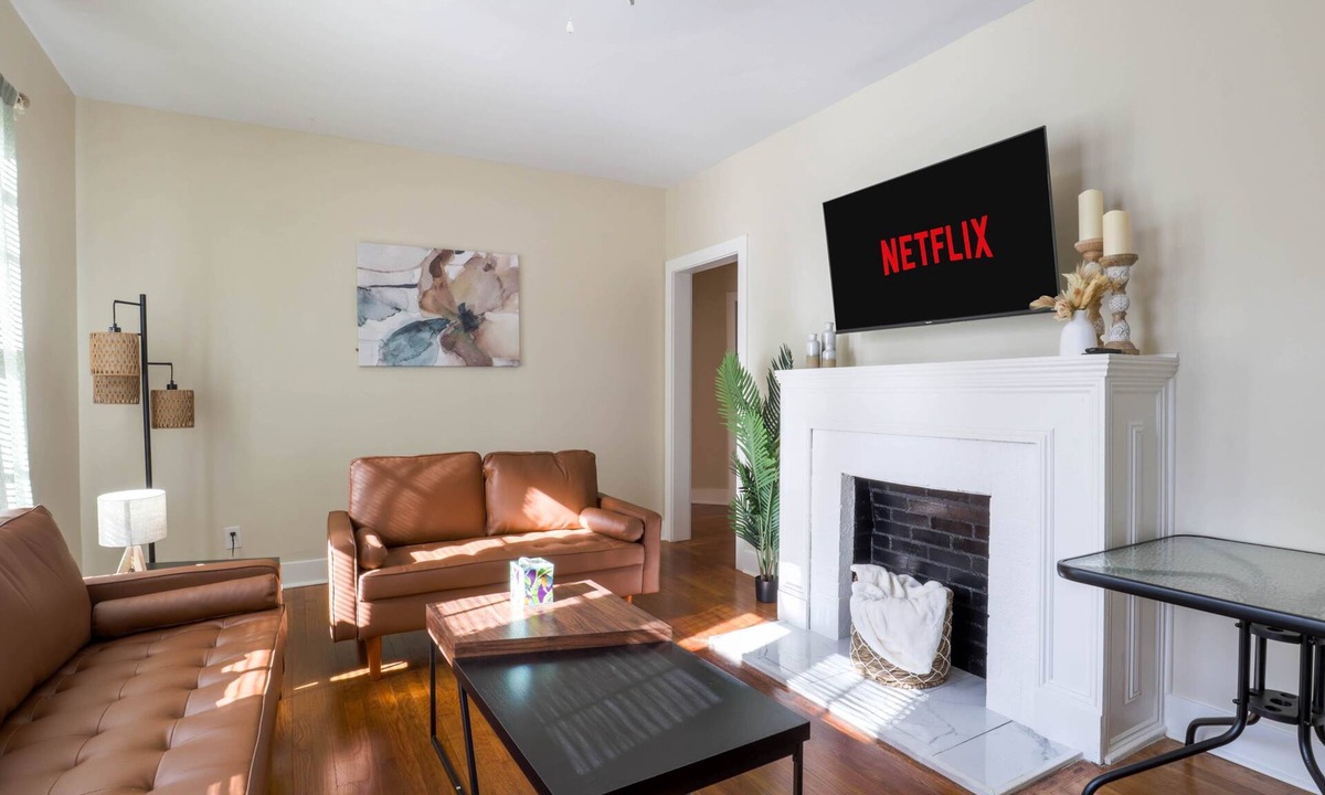 Fondren House | Spacious 3BR Family Home | Minutes to MS Medical Center & Fondren
