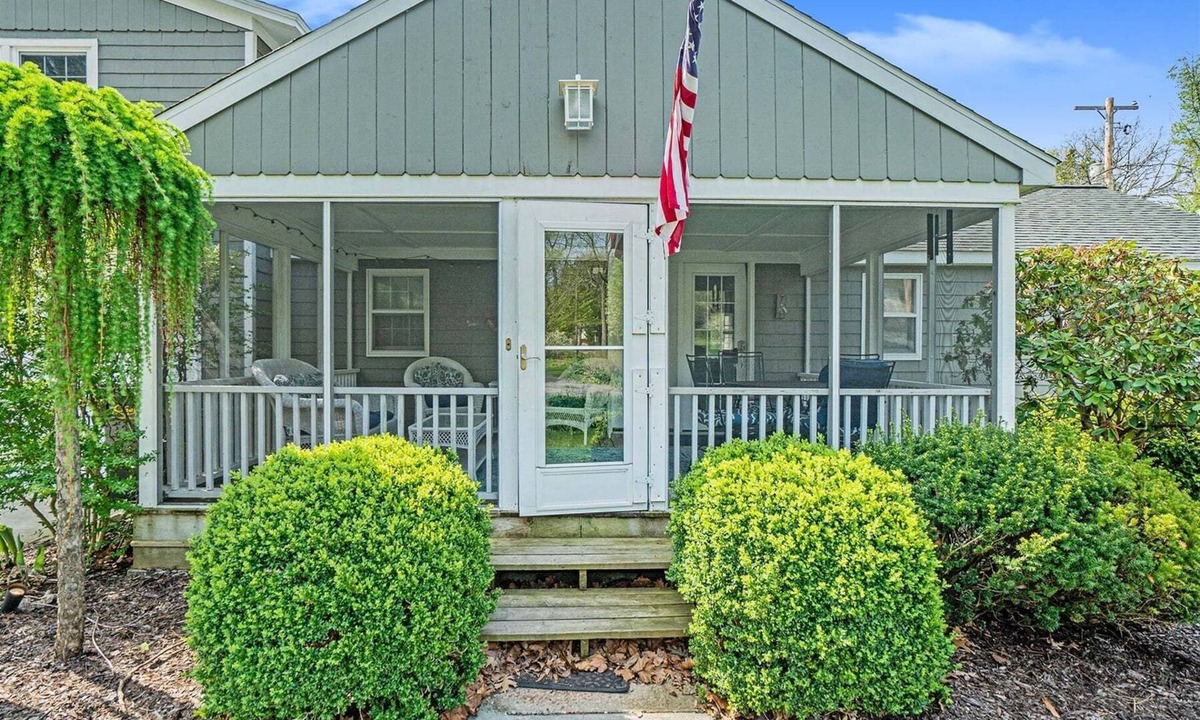 Saugatuck House | Spacious 5-bedroom home in Saugatuck, short walk to downtown, perfect for family getaways.