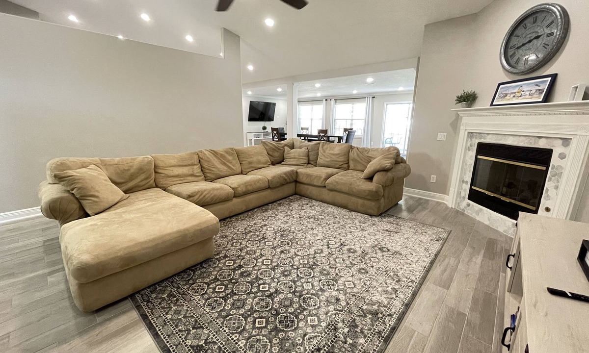 Northwest Pensacola House | Spacious 6BR Home Perfect for Large Family Getaway